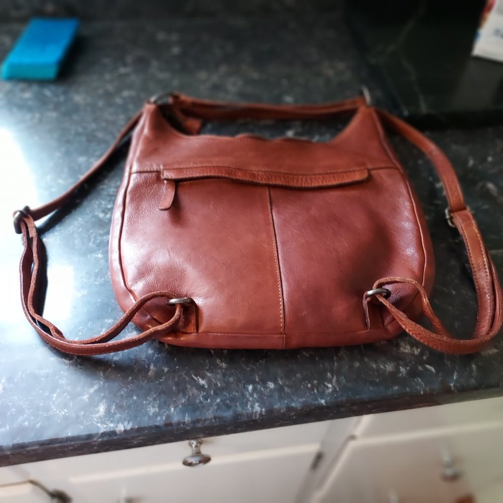 Vilenca leather versatile shoulder/backpack bag